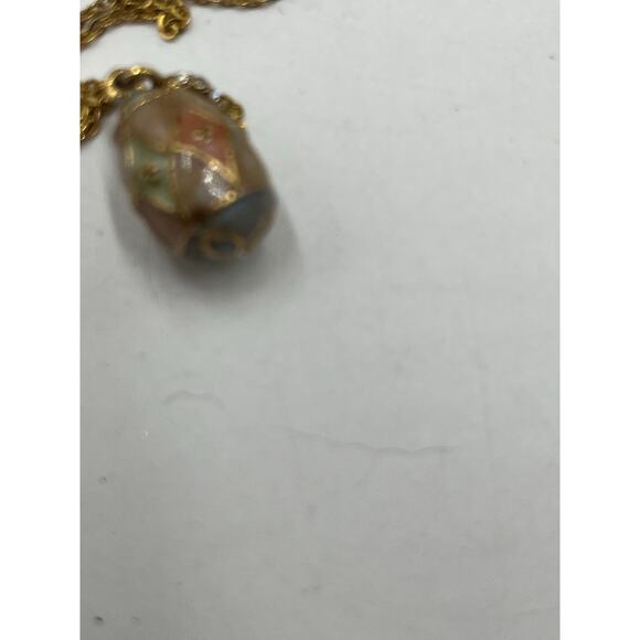Avon Vintage‎ Enamel Rhinestone Pastel Pink Gold Tone  Egg Pendant Necklace - Picture 3 of 10